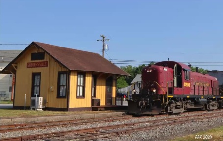 Maryland & Delaware RS3m locomotive at Sudlersville