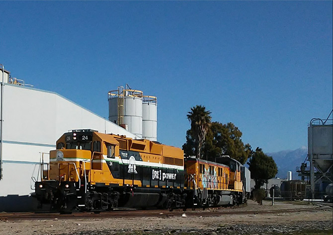 WP GP40 3528 as PHL 24 YB LF