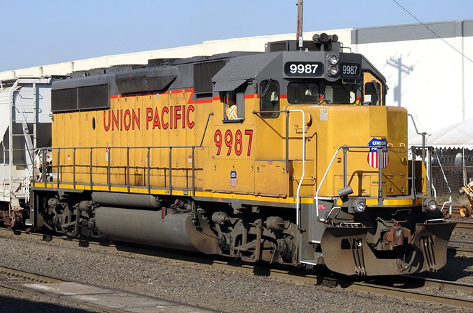WP GP40-2 3552 as UP 9987 YG RF