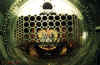 Firebox_interior_6-19-00.jpg (55557 bytes)