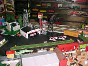 049.jpg (90050 bytes)