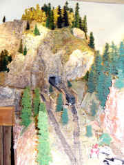 chic2.jpg (155573 bytes)