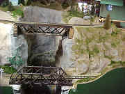 032.jpg (90767 bytes)