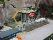 037.jpg (83691 bytes)