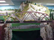 043.jpg (88199 bytes)