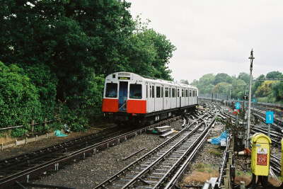 Shunting in Ealing Common Depot