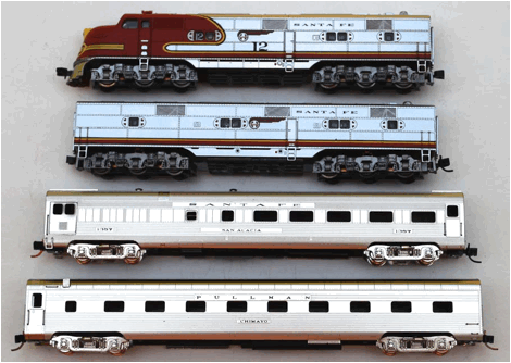 Midgetoy trains ~ Selection of Vintage Midgetoy Santa Fe Super Chief Train Cars 
