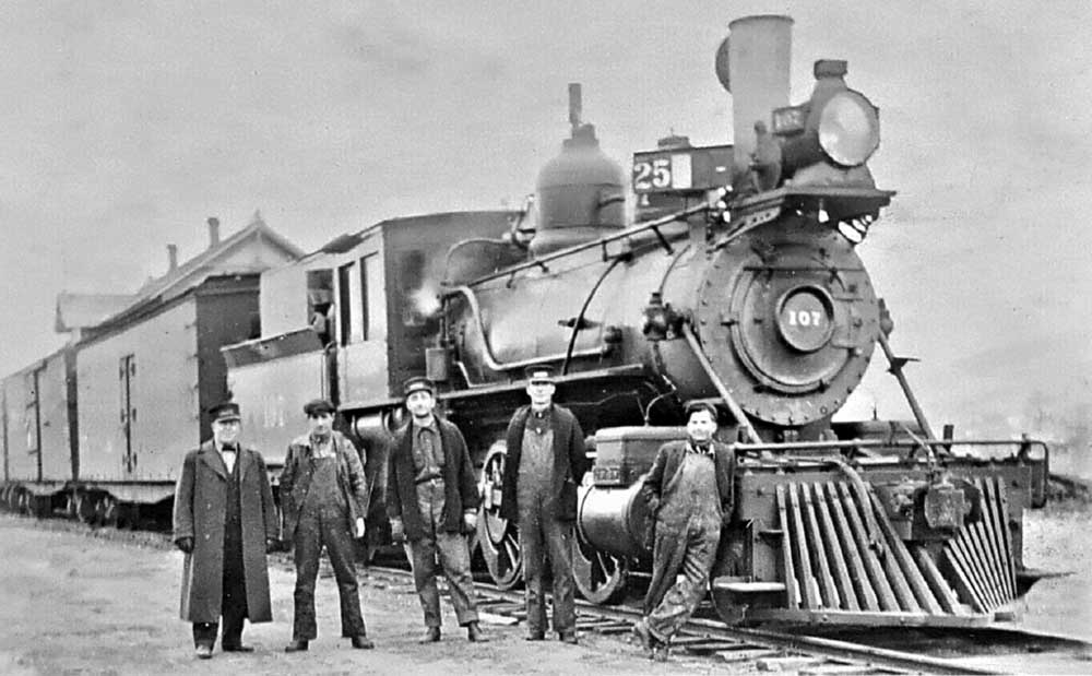 UP 107 with a freight in Heppner.