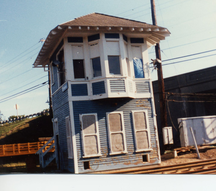 2.KIN_tower_trackside