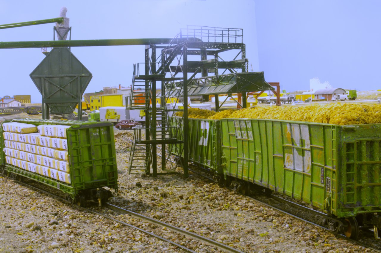 stud mill wood chip loader