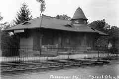 Forest Glen Station