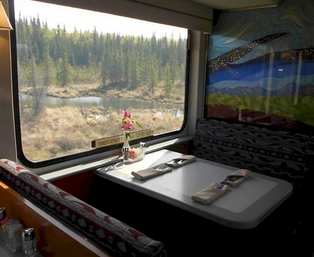 diningcar.jpg