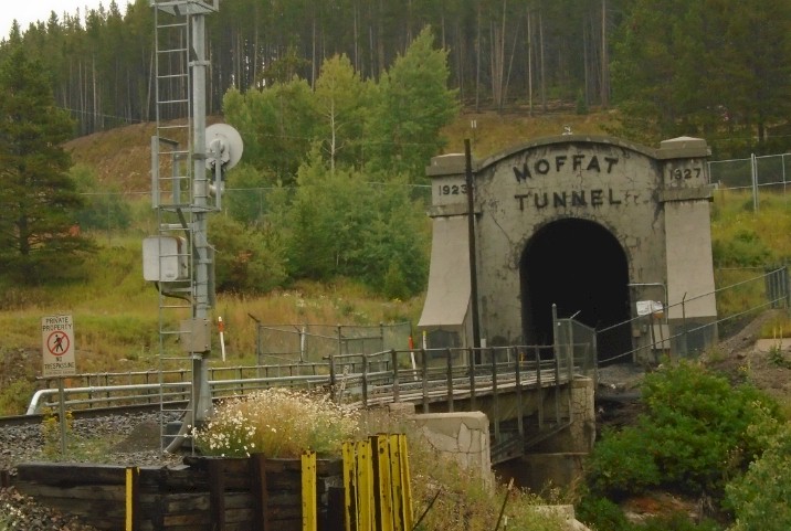 ../Colorado2015/tunnel2.jpg