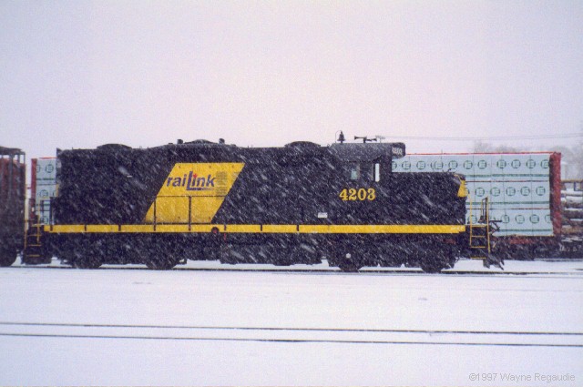 4203snow.jpg (72257 bytes)