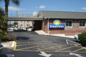 Days Inn.jpg (15117 bytes)