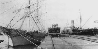 Loading Lumber.jpg (15154 bytes)