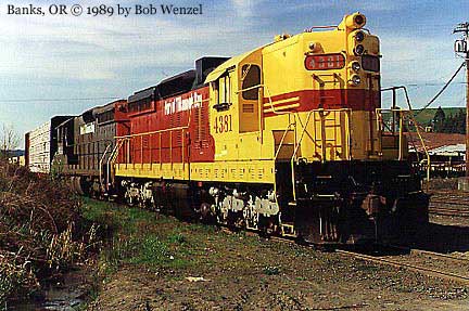 Train waiting at Banks with 4381