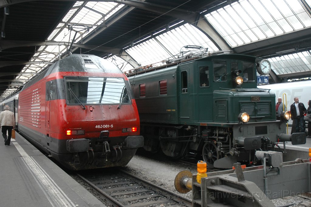 2780-0042-040513.jpg - SBB-CFF Re 460.061-5 «Wiggertal» + Ae 4/7 11026 / Zürich HB 4.5.2013