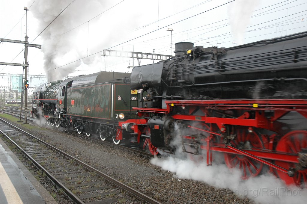 2782-0033-040513.jpg - SNCF 141 R 1244 + DB 41.018 / Zürich HB 4.5.2013