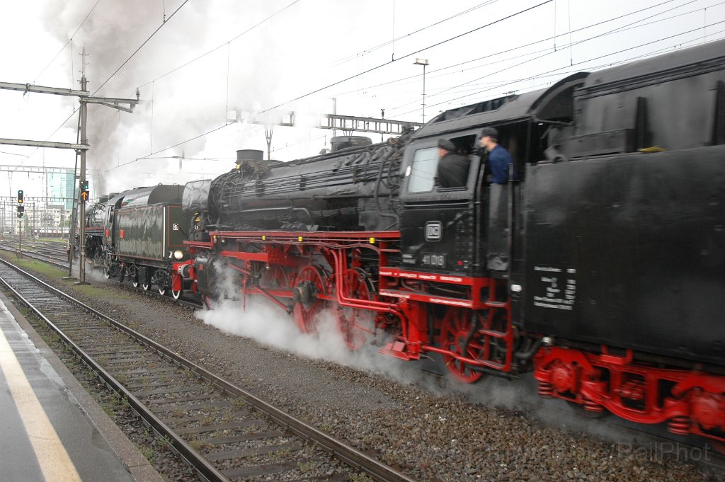 2782-0036-040513.jpg - SNCF 141 R 1244 + DB 41.018 / Zürich HB 4.5.2013