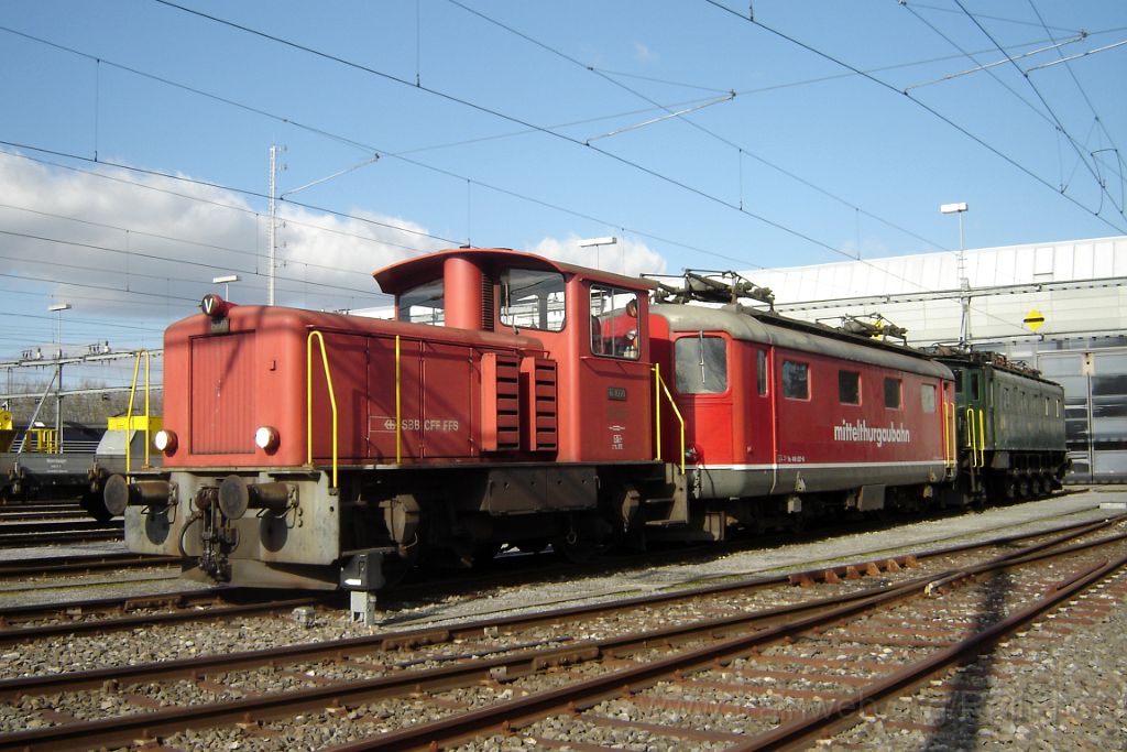 1282-0038-150207.jpg - SBB-CFF Tm IV 8770 + MThB Re 416.627-8 + SBB-CFF Ae 4/7 10950 / Oberwinterthur 15.2.2007