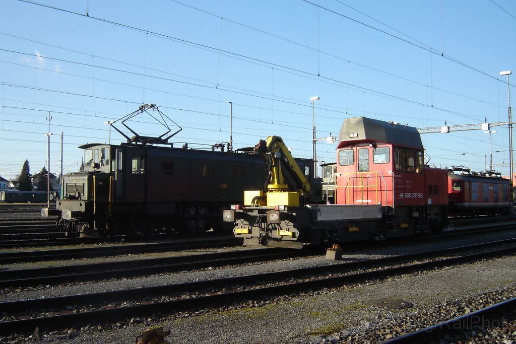 1284-0019-150207.jpg - SBB-CFF Ae 4/7 11010 + Tm 234.069-3 / Romanshorn 15.2.2007