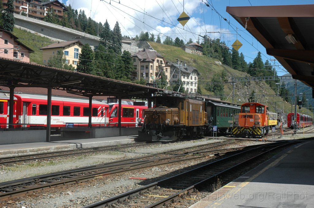 2528-0007-290712.jpg - RhB Tm 2/2 112 + Ge 6/6' 415 / St.Moritz 29.7.2012