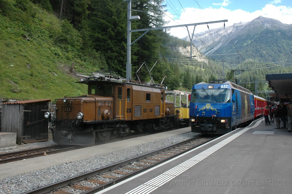 2531-0032-290712.jpg - RhB Ge 6/6' 415 + Ge 4/4''' 652 «Obervaz» / Bergün 29.7.2012