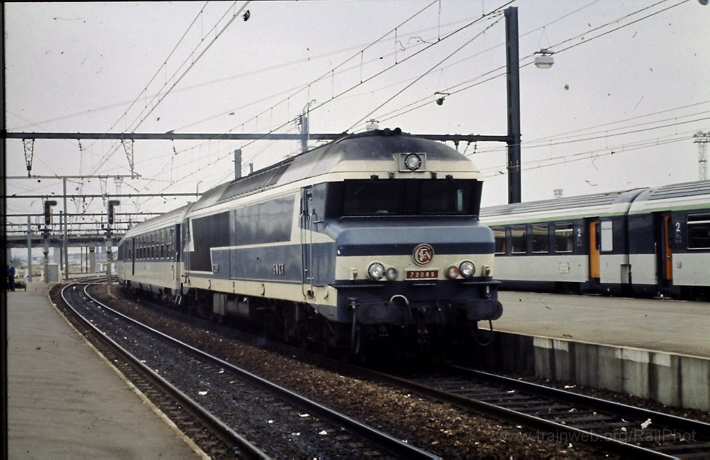 0047-0005s.jpg - SNCF CC 72089 / St.Pierre-des-Corps 10.8.1981