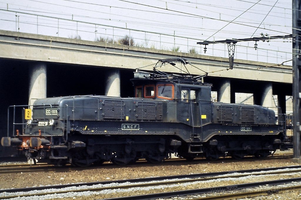 0047-0019tp.jpg - SNCF CC 1109 / St.Pierre-des-Corps 10.8.1981