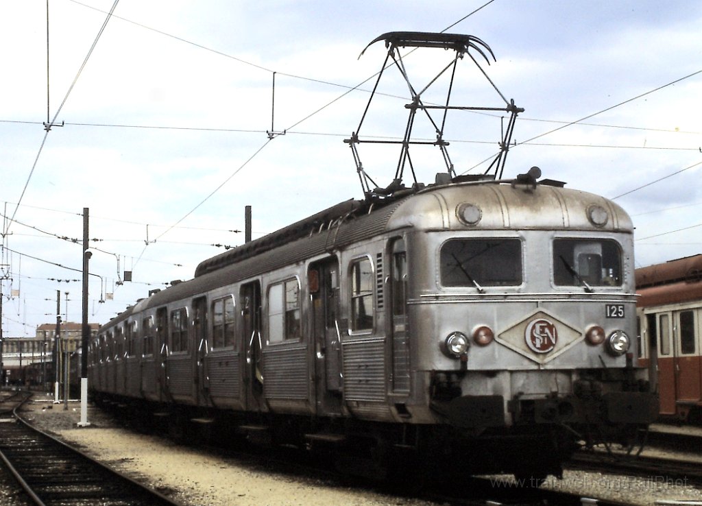 0143-0008tp.jpg - SNCF ZBD 5125 / Lyon-Mouche 18.7.1987