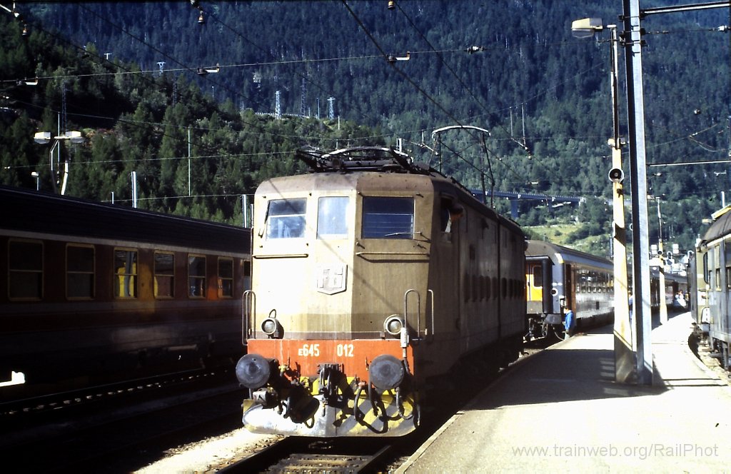 0144-0031.jpg - FS E 645.012 / Modane 20.7.1987