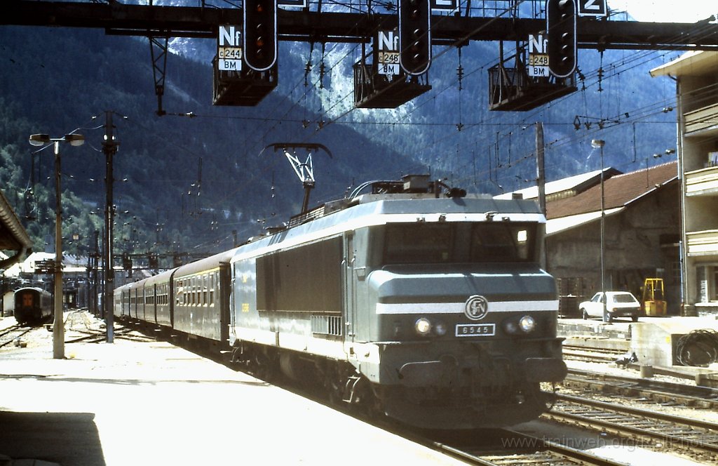 0145-0025.jpg - SNCF CC 6545 / Modane 20.7.1987