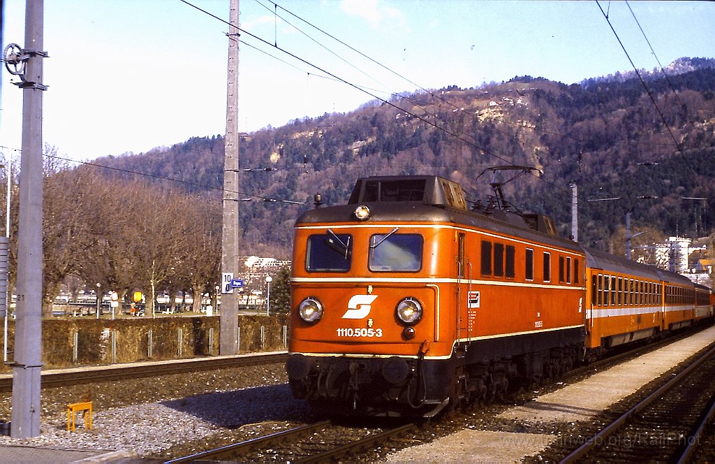 0161-0019s.jpg - ÖBB 1110.505-3 / Bregenz Hbf 13.2.1988