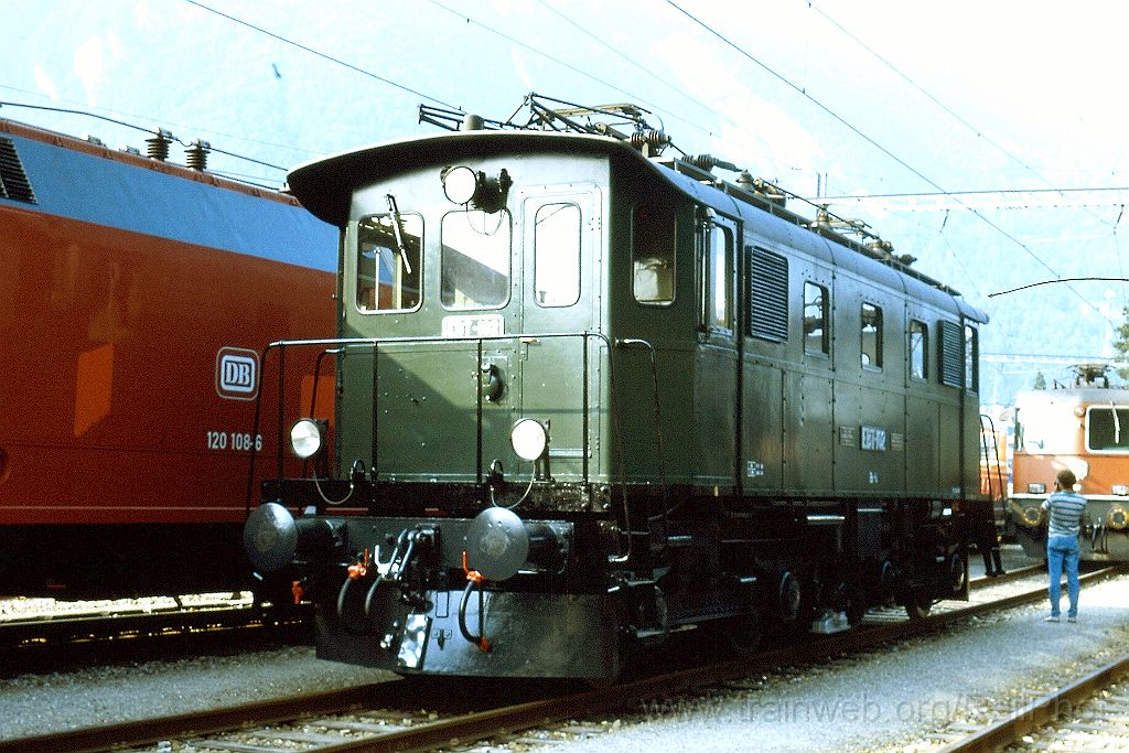 0194-0031-s.jpg - EBT Be 4/4 102 / Interlaken-West 13.8.1988