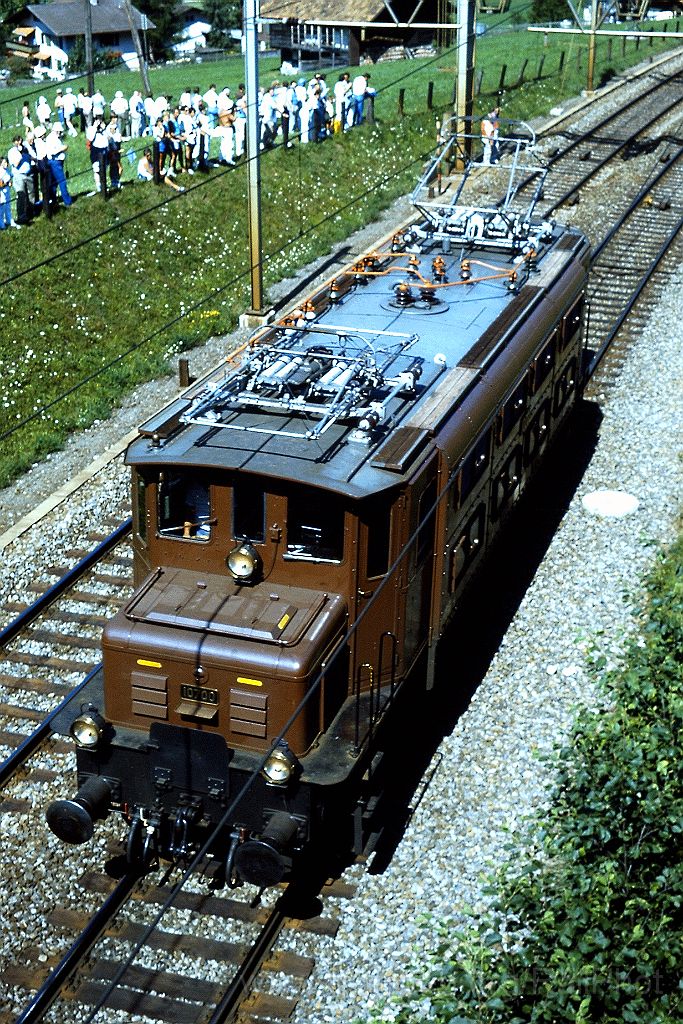 0195-0016-s.jpg - SBB-CFF Ae 3/6' 10700 / Frutigen 14.8.1988