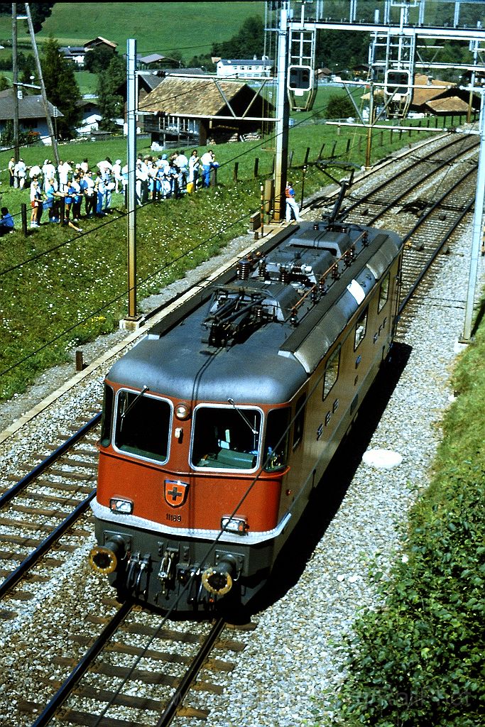 0195-0031-s.jpg - SBB-CFF Re 4/4'' 11189 / Frutigen 14.8.1988