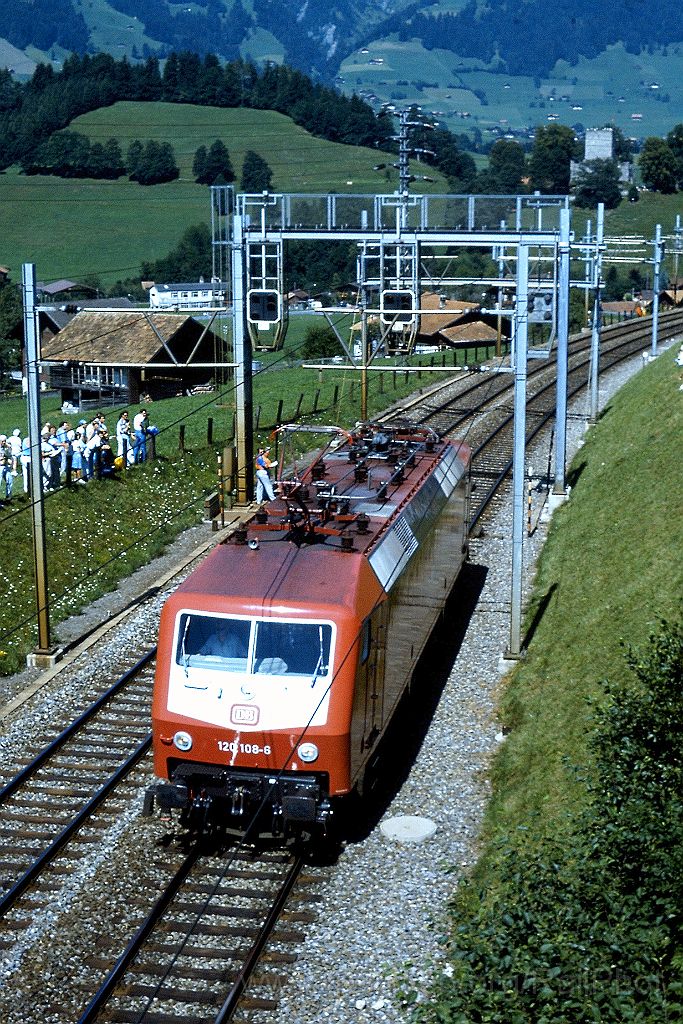 0195-0036-s.jpg - DB 120.108-6 / Frutigen 14.8.1988