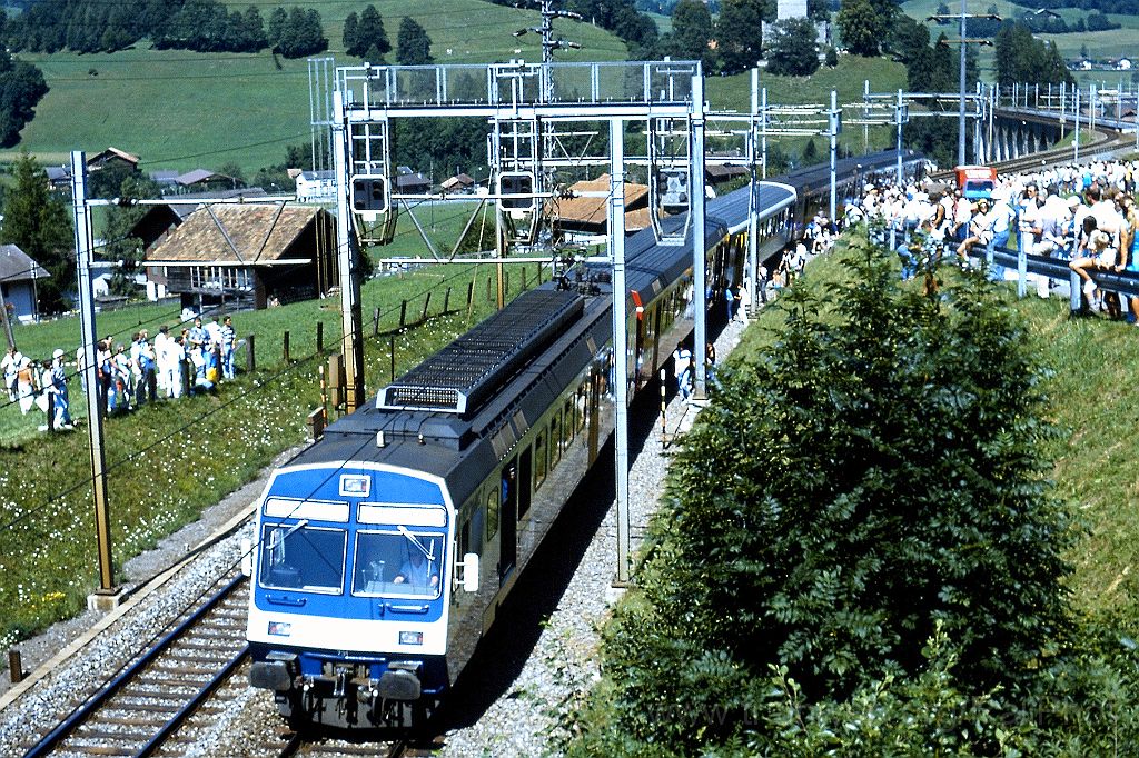 0196-0004-s.jpg - BLS RBDe 4/4 731 / Frutigen 14.8.1988