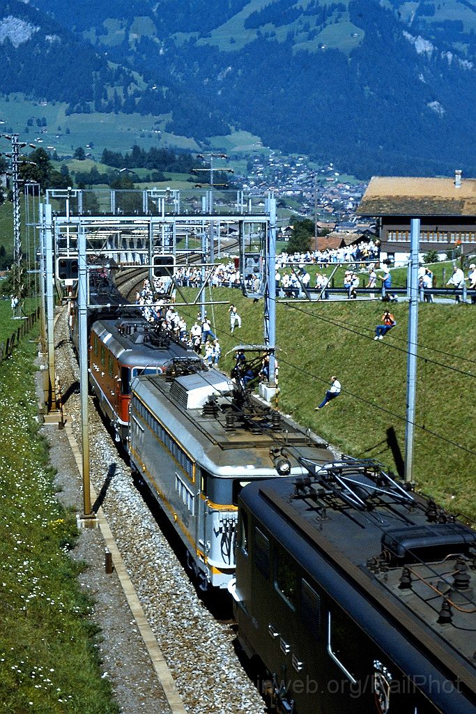 0196-0012-s.jpg - SBB-CFF Ae 6/6 11427 "Stadt Bern" + SNCF BB 20213 + SBB-CFF Re 4/4'' 11189 / Frutigen 14.8.1988