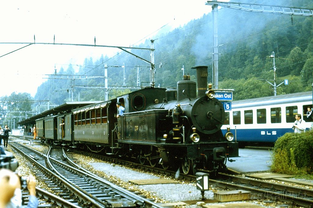 0196-0037-s.jpg - SBB-Brünig G 3/4 203 / Interlaken-Ost 20.8.1988