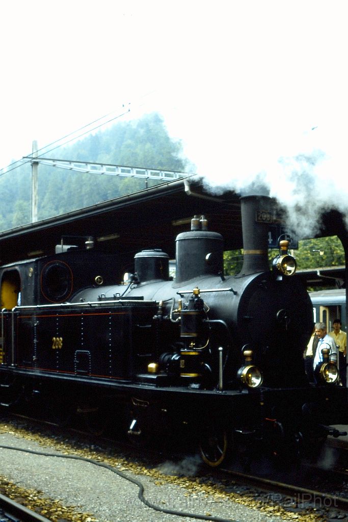 0197-0003-s.jpg - SBB-Brünig G 3/4 203 / Interlaken-Ost 20.8.1988