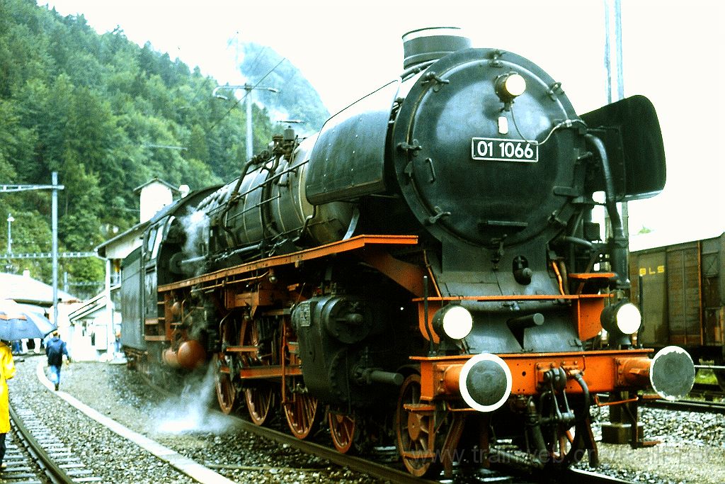 0197-0027-s.jpg - EFZ 01.1066 / Interlaken-West 20.8.1988