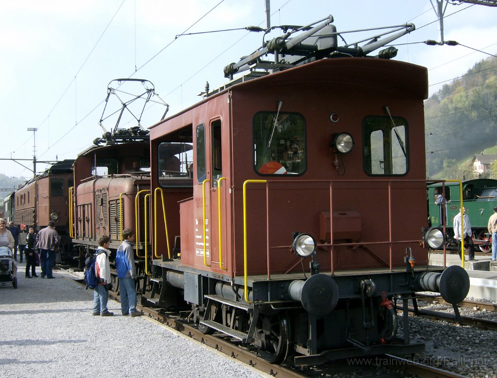 1428-0031-131007.jpg - DBB Te 157 + MThB Ee 3/3 16318 / Bauma 13.10.2007