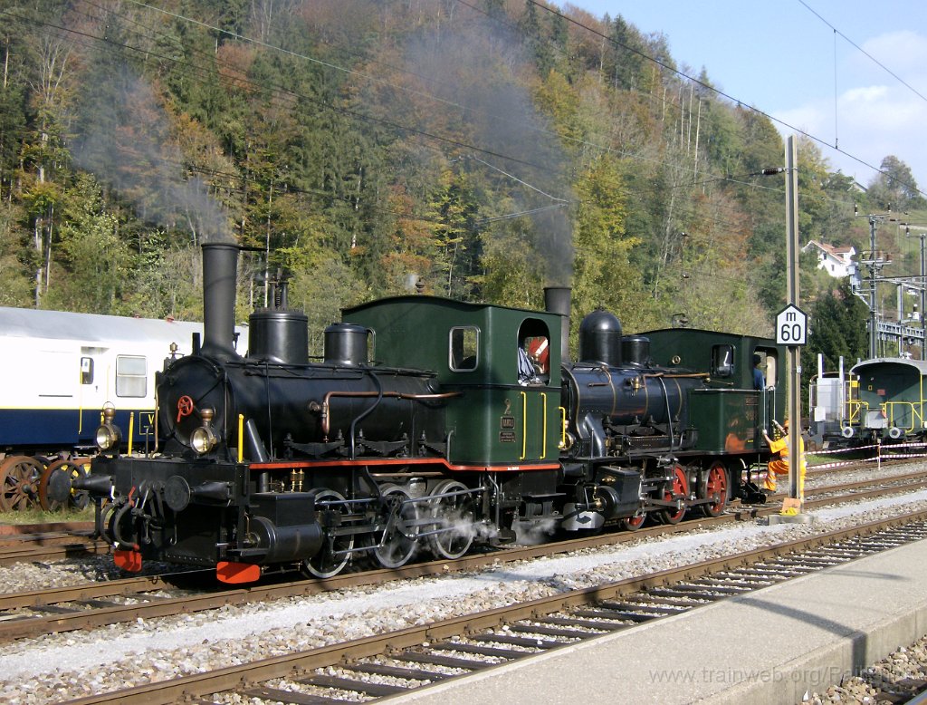 1430-0049-131007.jpg - ZMB Ed 3/3 2 "Hansli" + DVZO E 3/3 8518 "Bäretswil" / Bauma 13.10.2007