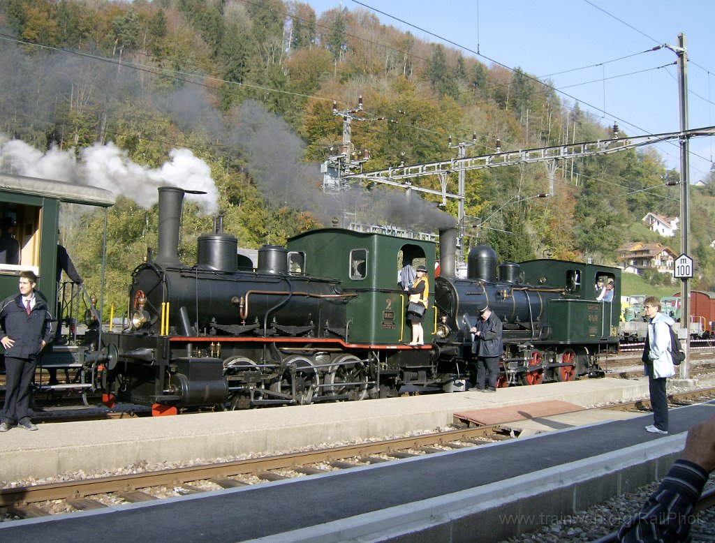 1431-0015-131007.jpg - ZMB Ed 3/3 2 "Hansli" + DVZO E 3/3 8518 "Bäretswil" / Bauma 13.10.2007