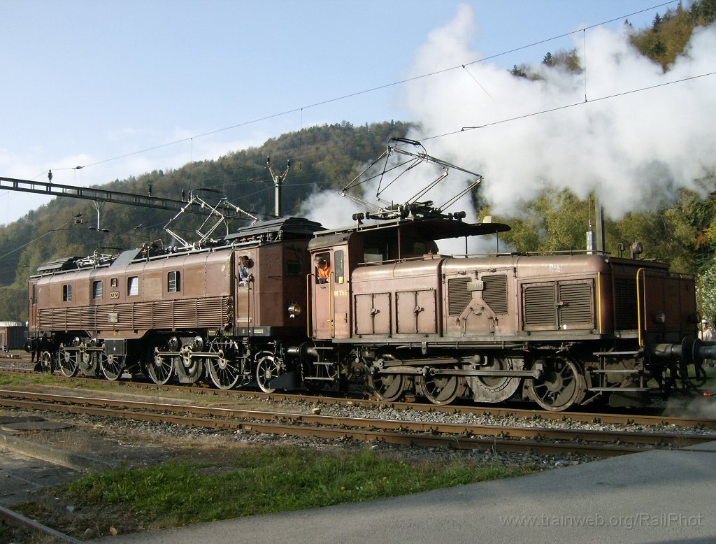 1432-0030-131007.jpg - MThB Ee 3/3 16318 + SBB-CFF Be 4/6 12320 / Bauma 13.10.2007