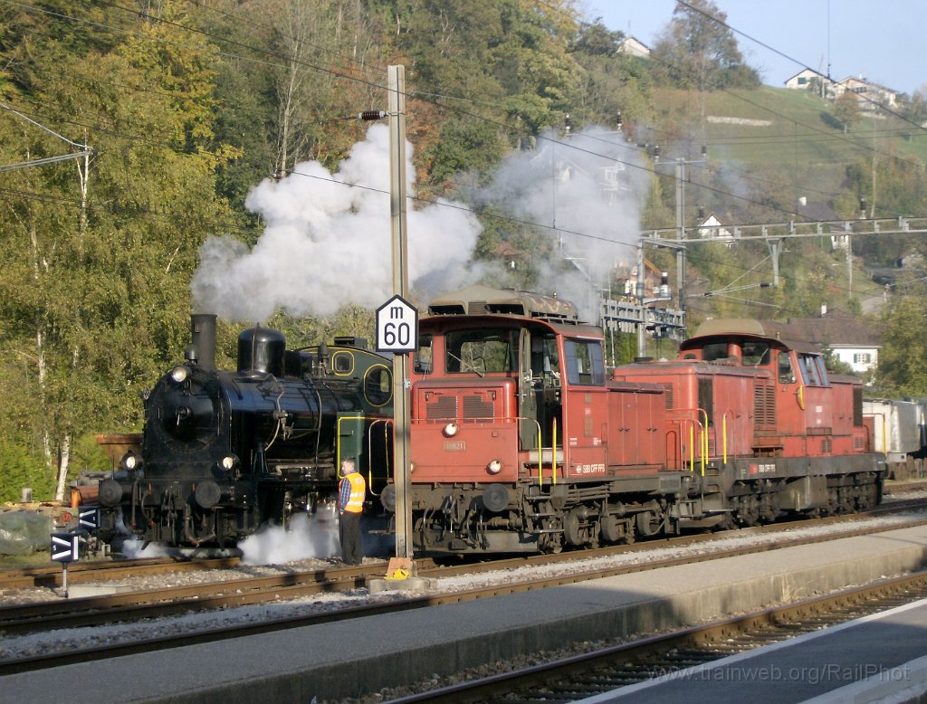 1434-0019-141007.jpg - SBB-CFF Em 3/3 18821 + Bm 6/6 18508 + VDM Ec 3/3 1 "Muni" / Bauma 14.10.2007