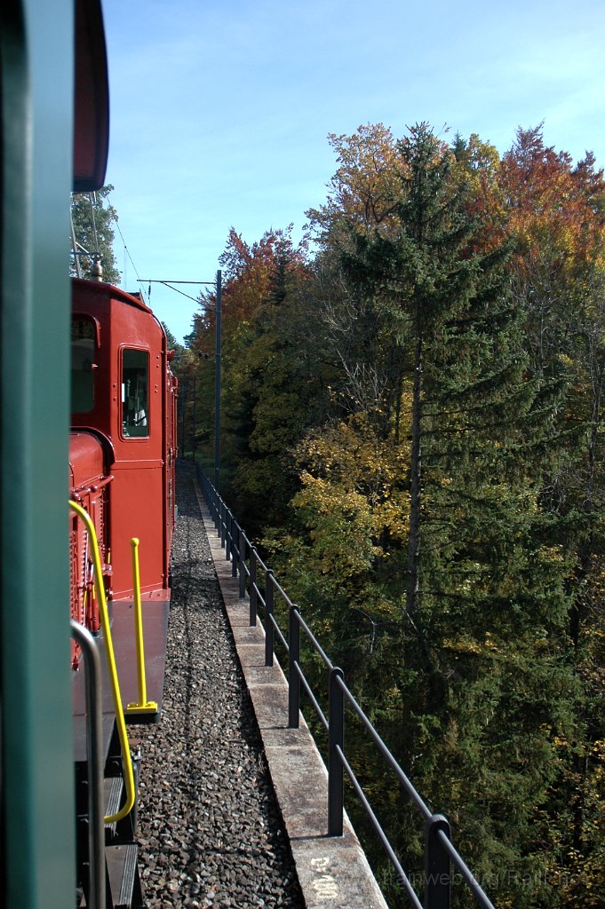1572-0026-111008.jpg - OeBB De 6/6 15301 / Bäretswil 11.10.2008