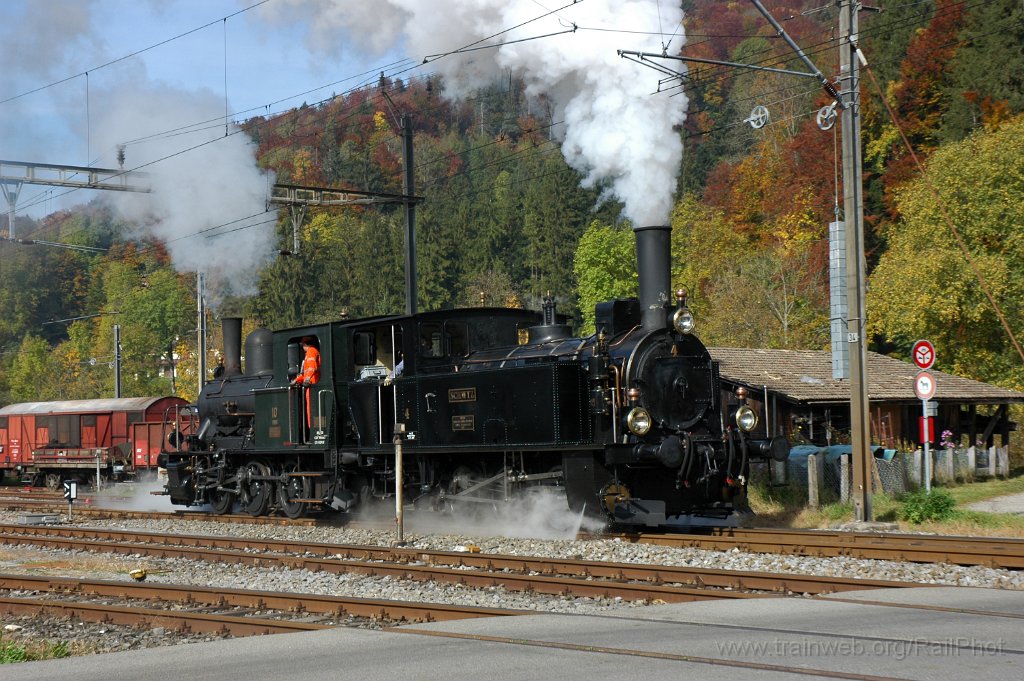 1573-0046-111008.jpg - DVZO Ec 3/3 4 "Schwyz" + E 3/3 10 / Bauma 11.10.2008